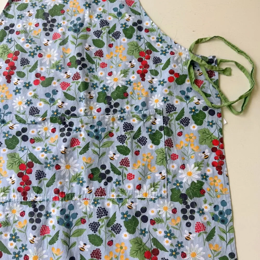 Cottagecore Floral Berry Cotton Cooking Apron with Pocket Adjustable Kitchen Bib